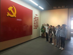 人文學(xué)院黨委組織開展“傳承文化、共鑄黨魂”主題黨日暨文化交流活動