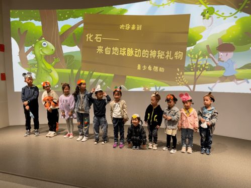 平?jīng)鍪胁┪镳^ 十一假期研學(xué)游系列活動(dòng)，樹(shù)立公共文化惠民新標(biāo)桿